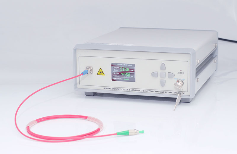 1064nm 300mW 섬유 결합 레이저 Single-mode Fiber Output FL-1064-300-SM 데스크탑 유형